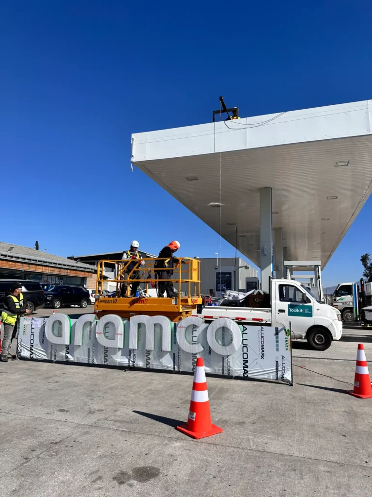 implementación de 15 locales con la nueva imagen Aramco