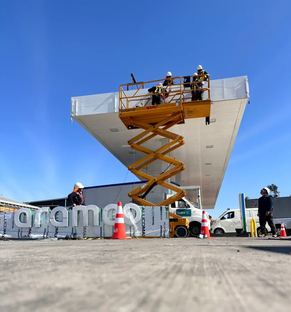 implementación de 15 locales con la nueva imagen Aramco