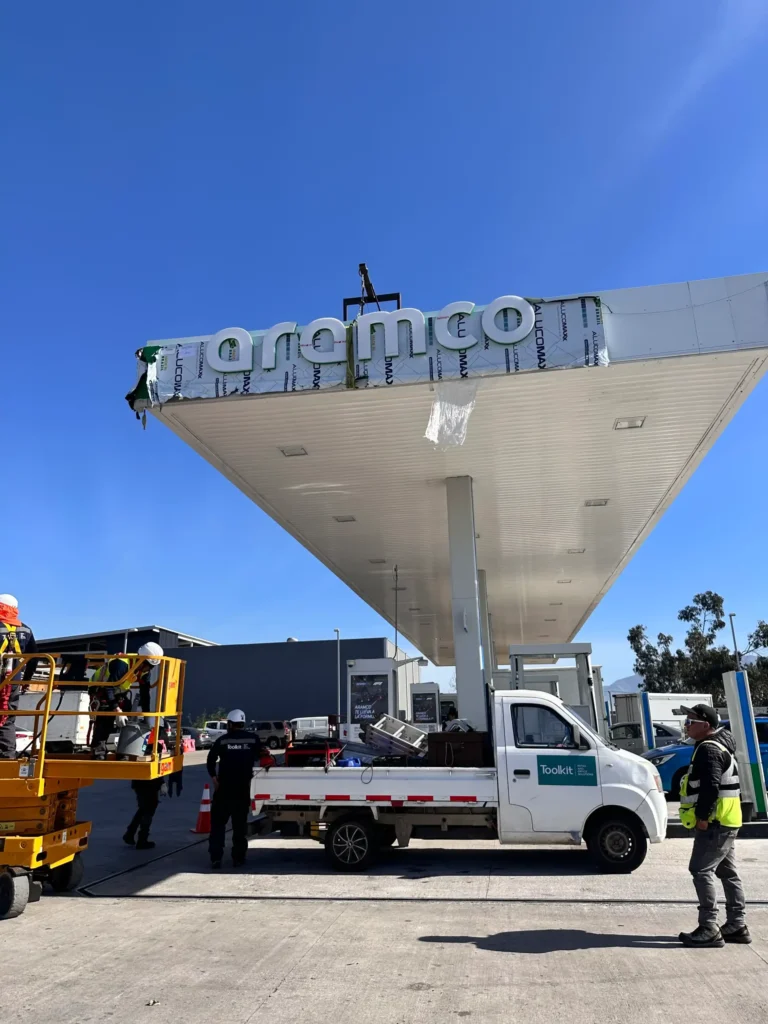 implementación de 15 locales con la nueva imagen Aramco